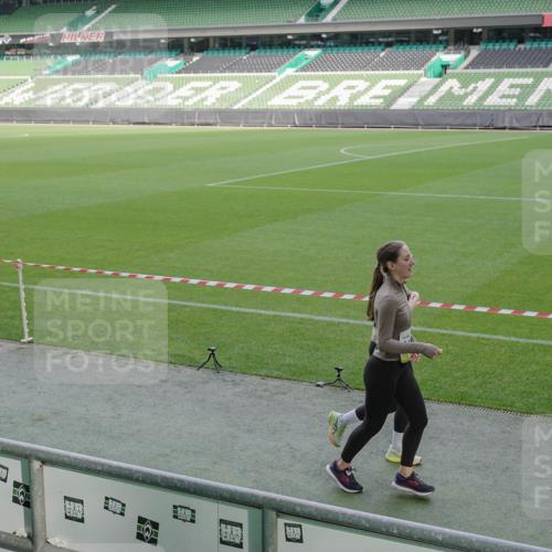 05.10.2025 - 20. swb-Marathon Bremen Michael Burmester http://msf.ph/oto/9256936 05.10.2025 10:44:39 Laufen im Stadion 7007, 8844, 9012, 9264, 9303, 9342, 9373, 9374, 9453, 9479, 9567, 9572, 9631, 9667, 9724, 9767, 9768, 9899, 9948, 9970, 10114, 10115, 10190, 10273, 10339, 10340, 10355, 10364, 10379, 10440, 10441, 10442, 10647, 10665, 10839, 10846, 10984, 11060, 11072, 11117, 11118, 11135, 11252, 11293, 11318, 11367, 11378, 11381, 11385, 11407, 11448, 11539, 11544, 11557, 11560, 11568, 11635, 9011, 9273, 9386, 9470, 9819, 9895, 9911, 9984, 10036, 10320 meine-sportfotos.de