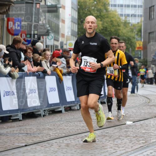 05.10.2025 - 20. swb-Marathon Bremen Strokosch-Dieckow http://msf.ph/oto/9256951 05.10.2025 12:54:40 Ziel 307, 343, 673, 1338 meine-sportfotos.de