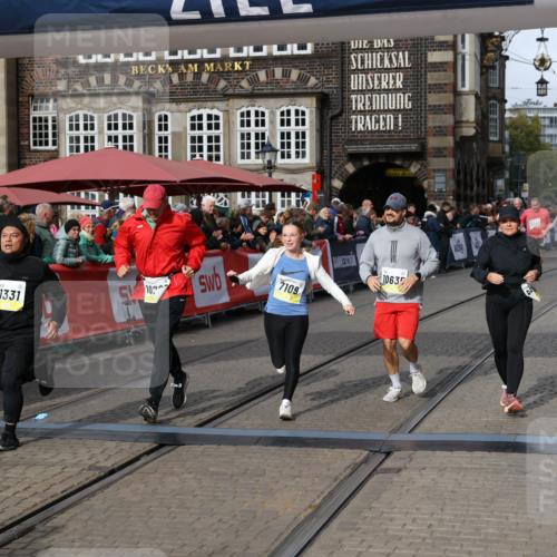05.10.2025 - 20. swb-Marathon Bremen Yannick Fuchs http://msf.ph/oto/9256965 05.10.2025 11:16:14 Ziel 7109, 9640, 10220, 10635, 10831, 10846, 11331 meine-sportfotos.de