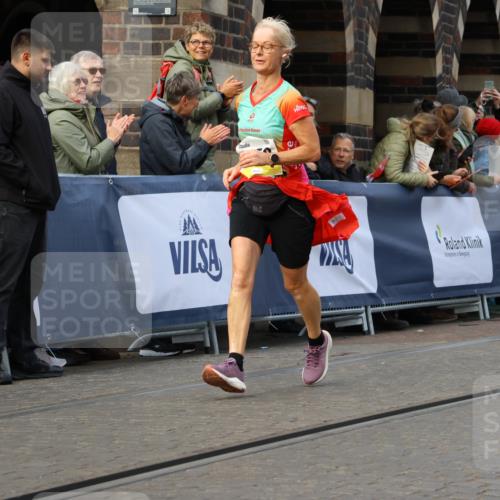 05.10.2025 - 20. swb-Marathon Bremen Strokosch-Dieckow http://msf.ph/oto/9256980 05.10.2025 11:03:31 Ziel 7199, 9486, 9498, 9850, 9940, 10213, 11150, 11522 meine-sportfotos.de