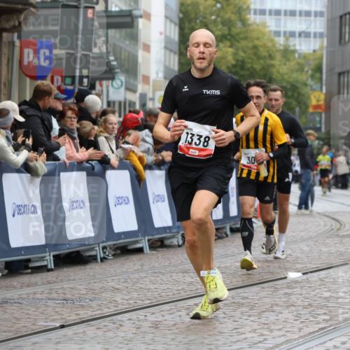 05.10.2025 - 20. swb-Marathon Bremen Strokosch-Dieckow http://msf.ph/oto/9256985 05.10.2025 12:54:40 Ziel 307, 343, 673, 1338 meine-sportfotos.de