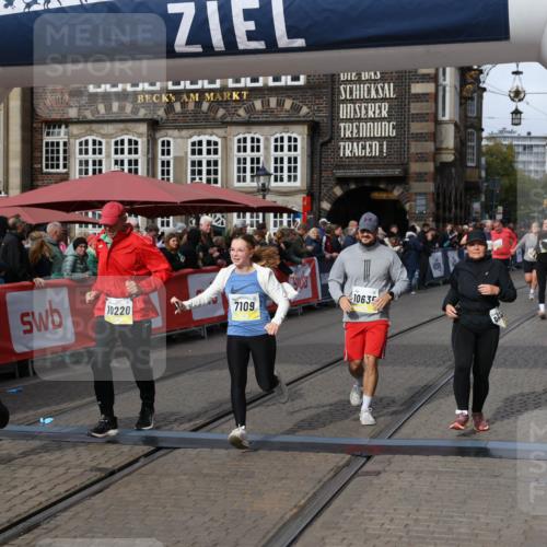 05.10.2025 - 20. swb-Marathon Bremen Yannick Fuchs http://msf.ph/oto/9256987 05.10.2025 11:16:15 Ziel 7109, 9640, 9679, 10220, 10635, 10831, 10846, 11331 meine-sportfotos.de