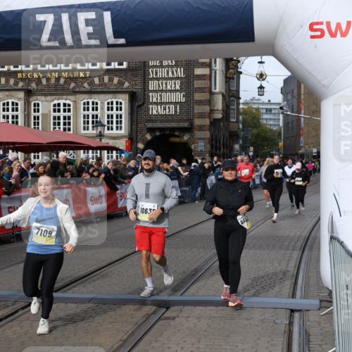 05.10.2025 - 20. swb-Marathon Bremen Yannick Fuchs http://msf.ph/oto/9257003 05.10.2025 11:16:15 Ziel 7109, 9640, 9679, 10220, 10635, 10831, 10846, 11331 meine-sportfotos.de