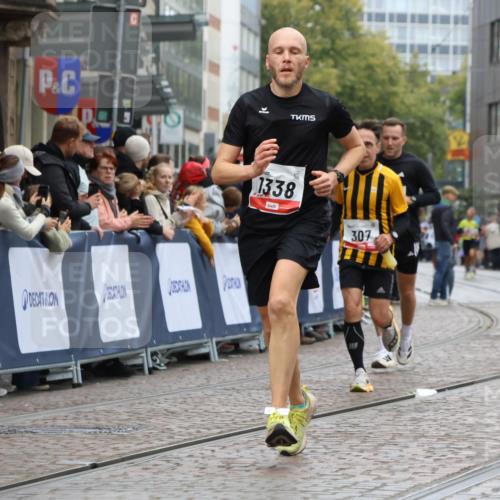 05.10.2025 - 20. swb-Marathon Bremen Strokosch-Dieckow http://msf.ph/oto/9257014 05.10.2025 12:54:40 Ziel 307, 343, 673, 1338 meine-sportfotos.de