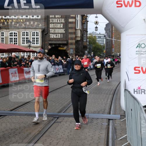 05.10.2025 - 20. swb-Marathon Bremen Yannick Fuchs http://msf.ph/oto/9257036 05.10.2025 11:16:16 Ziel 7109, 9640, 9679, 10220, 10564, 10635, 10831, 10846, 11331 meine-sportfotos.de