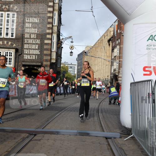 05.10.2025 - 20. swb-Marathon Bremen Yannick Fuchs http://msf.ph/oto/9257048 05.10.2025 10:55:43 Ziel 7165, 9195, 9492, 9720, 9856, 10107, 10111, 10195, 10262, 10475, 10745, 10755, 10757, 11025, 11197, 11588 meine-sportfotos.de