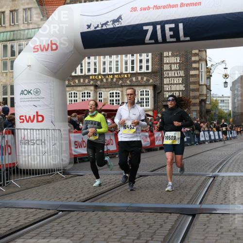 05.10.2025 - 20. swb-Marathon Bremen Yannick Fuchs http://msf.ph/oto/9257053 05.10.2025 10:47:06 Ziel 9413, 10452, 10509, 10661, 10750, 10789, 11189 meine-sportfotos.de