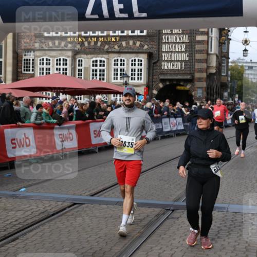 05.10.2025 - 20. swb-Marathon Bremen Yannick Fuchs http://msf.ph/oto/9257057 05.10.2025 11:16:16 Ziel 7109, 9640, 9679, 10220, 10564, 10635, 10831, 10846, 11331 meine-sportfotos.de