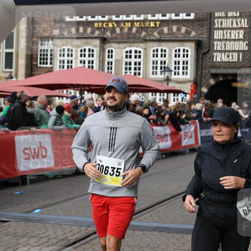 05.10.2025 - 20. swb-Marathon Bremen Yannick Fuchs http://msf.ph/oto/9257109 05.10.2025 11:16:17 Ziel 7109, 9640, 9679, 10220, 10340, 10564, 10635, 11331, 11378 meine-sportfotos.de