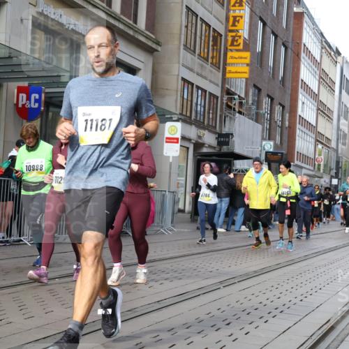 05.10.2025 - 20. swb-Marathon Bremen Strokosch-Dieckow http://msf.ph/oto/9257112 05.10.2025 10:58:10 Ziel 7077, 7163, 8585, 9174, 9359, 9370, 9430, 9433, 9462, 9472, 9529, 9608, 9622, 9714, 9766, 9820, 9913, 10049, 10055, 10084, 10261, 10285, 10368, 10408, 10513, 10527, 10586, 10591, 10679, 10786, 10871, 10936, 10988, 11049, 11078, 11181, 11184, 11291, 11495, 11591, 11700, 11724, 7077, 7163, 8585, 9174, 9359, 9370, 9430, 9433, 9462, 9472, 9529, 9608, 9622, 9714, 9766, 9820, 9913, 10049, 10055, 10084, 10261, 10285, 10368, 10408, 10513, 10527, 10586, 10591, 10679, 10786 meine-sportfotos.de