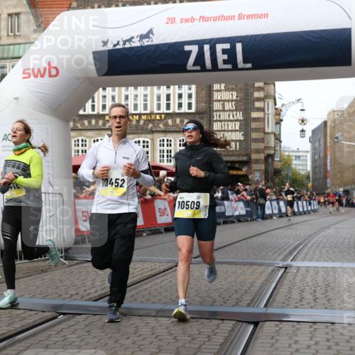 05.10.2025 - 20. swb-Marathon Bremen Yannick Fuchs http://msf.ph/oto/9257116 05.10.2025 10:47:07 Ziel 9413, 10452, 10509, 10750, 10789, 11189 meine-sportfotos.de