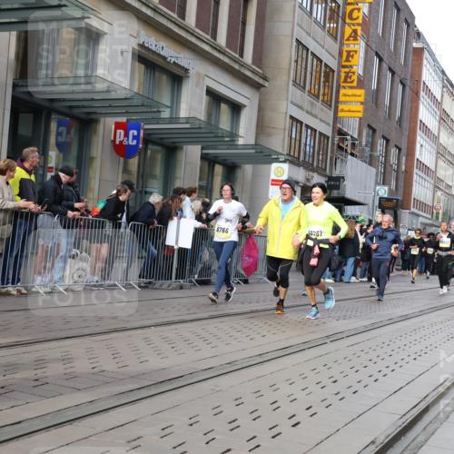 05.10.2025 - 20. swb-Marathon Bremen Strokosch-Dieckow http://msf.ph/oto/9257134 05.10.2025 10:58:12 Ziel 7163, 8585, 9174, 9346, 9359, 9370, 9430, 9433, 9462, 9472, 9529, 9540, 9608, 9622, 9714, 9766, 9820, 9913, 10049, 10055, 10084, 10261, 10285, 10408, 10513, 10527, 10586, 10591, 10679, 10871, 10936, 10988, 11078, 11181, 11184, 11291, 11495, 11591, 11700, 11724, 7163, 8585, 9174, 9346, 9359, 9370, 9430, 9433, 9462, 9472, 9529, 9540, 9608, 9622, 9714, 9766, 9820, 9913, 10049, 10055, 10084, 10261, 10285, 10408, 10513, 10527, 10586, 10591, 10679 meine-sportfotos.de