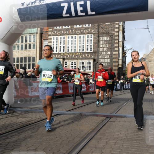 05.10.2025 - 20. swb-Marathon Bremen Yannick Fuchs http://msf.ph/oto/9257143 05.10.2025 10:55:44 Ziel 7165, 9195, 9197, 9492, 9720, 9856, 10107, 10111, 10195, 10262, 10475, 10745, 10755, 10757, 10909, 11197, 11588 meine-sportfotos.de