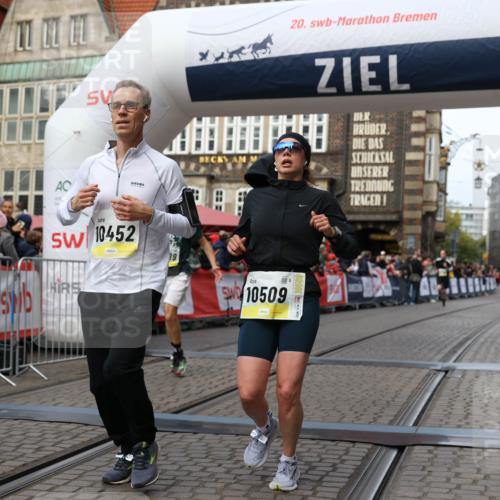 05.10.2025 - 20. swb-Marathon Bremen Yannick Fuchs http://msf.ph/oto/9257149 05.10.2025 10:47:07 Ziel 9413, 10452, 10509, 10750, 10789, 11189 meine-sportfotos.de