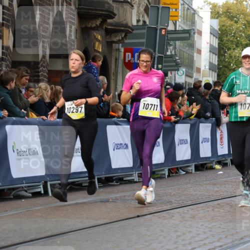 05.10.2025 - 20. swb-Marathon Bremen Strokosch-Dieckow http://msf.ph/oto/9257163 05.10.2025 11:03:40 Ziel 9315, 9940, 10213, 10238, 10297, 10478, 10603, 10604, 10711, 10713, 11306, 11589 meine-sportfotos.de