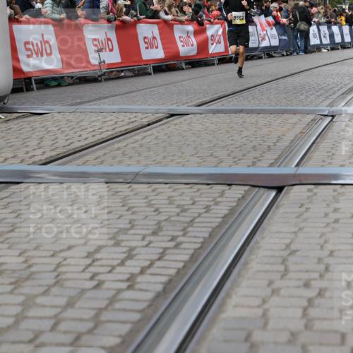 05.10.2025 - 20. swb-Marathon Bremen Yannick Fuchs http://msf.ph/oto/9257202 05.10.2025 10:47:10 Ziel 9413, 9562, 10452, 10509, 10789 meine-sportfotos.de