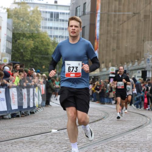 05.10.2025 - 20. swb-Marathon Bremen Strokosch-Dieckow http://msf.ph/oto/9257204 05.10.2025 12:54:45 Ziel 307, 343, 673, 1837, 1849, 7999 meine-sportfotos.de
