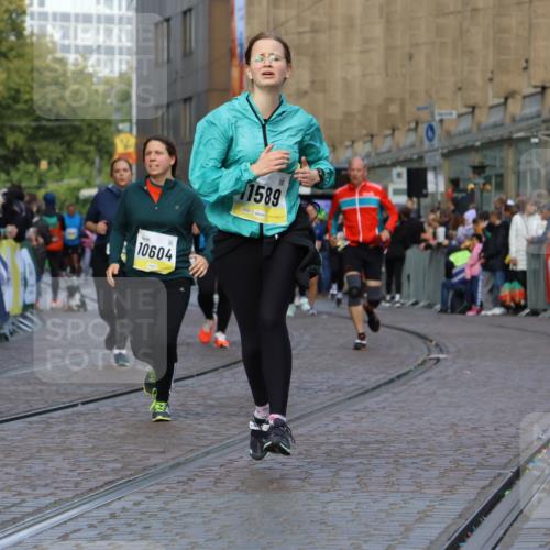 05.10.2025 - 20. swb-Marathon Bremen Strokosch-Dieckow http://msf.ph/oto/9257257 05.10.2025 11:03:42 Ziel 9315, 10238, 10297, 10478, 10603, 10604, 10711, 10713, 11306, 11589 meine-sportfotos.de