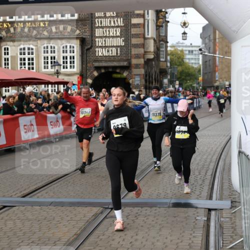 05.10.2025 - 20. swb-Marathon Bremen Yannick Fuchs http://msf.ph/oto/9257297 05.10.2025 11:16:20 Ziel 7109, 9640, 9679, 10220, 10339, 10340, 10564, 10635, 11247, 11331, 11378 meine-sportfotos.de