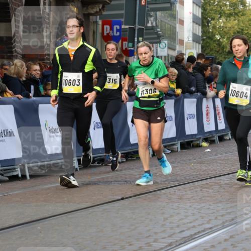 05.10.2025 - 20. swb-Marathon Bremen Strokosch-Dieckow http://msf.ph/oto/9257311 05.10.2025 11:03:43 Ziel 9315, 10238, 10297, 10478, 10603, 10604, 10711, 10713, 11039, 11306, 11589 meine-sportfotos.de