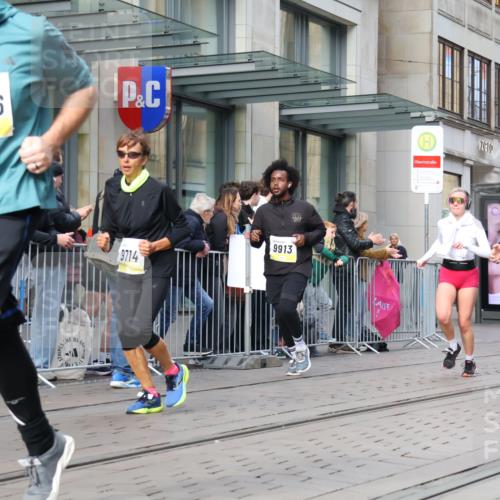 05.10.2025 - 20. swb-Marathon Bremen Strokosch-Dieckow http://msf.ph/oto/9257312 05.10.2025 10:58:19 Ziel 7163, 8585, 9346, 9359, 9370, 9430, 9433, 9472, 9529, 9540, 9622, 9714, 9766, 9820, 9913, 10049, 10055, 10261, 10263, 10285, 10408, 10513, 10527, 10561, 10591, 10679, 10871, 10936, 10988, 11078, 11290, 11291, 11591, 11651, 11700, 7163, 8585, 9346, 9359, 9370, 9430, 9433, 9472, 9529, 9540, 9622, 9714, 9766, 9820, 9913, 10049, 10055, 10261, 10263, 10285, 10408, 10513, 10527, 10561, 10591, 10679, 11290, 11651 meine-sportfotos.de