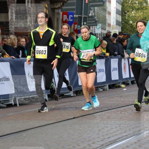 05.10.2025 - 20. swb-Marathon Bremen Strokosch-Dieckow http://msf.ph/oto/9257340 05.10.2025 11:03:43 Ziel 9315, 10238, 10297, 10478, 10603, 10604, 10711, 10713, 11039, 11306, 11589 meine-sportfotos.de