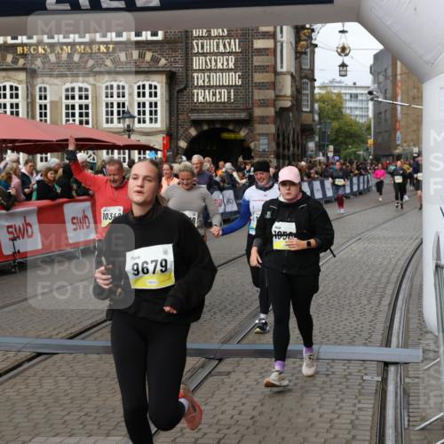 05.10.2025 - 20. swb-Marathon Bremen Yannick Fuchs http://msf.ph/oto/9257361 05.10.2025 11:16:20 Ziel 7109, 9640, 9679, 10220, 10339, 10340, 10564, 10635, 11247, 11331, 11378 meine-sportfotos.de