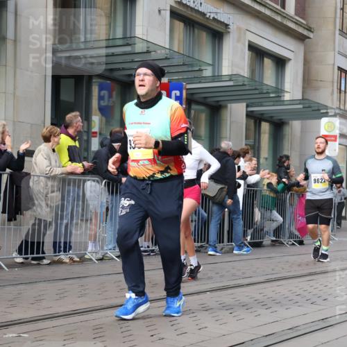 05.10.2025 - 20. swb-Marathon Bremen Strokosch-Dieckow http://msf.ph/oto/9257374 05.10.2025 10:58:21 Ziel 7163, 8585, 9346, 9349, 9359, 9370, 9430, 9472, 9529, 9540, 9622, 9714, 9766, 9820, 9913, 10049, 10055, 10080, 10261, 10263, 10285, 10408, 10513, 10527, 10560, 10561, 10591, 10679, 10871, 10936, 10988, 11078, 11290, 11483, 11651, 7163, 8585, 9346, 9349, 9359, 9370, 9430, 9472, 9529, 9540, 9622, 9714, 9766, 9820, 9913, 10049, 10055, 10080, 10261, 10263, 10285, 10408, 10513, 10527, 10560, 10561, 10591, 10679, 11290, 11483, 11651 meine-sportfotos.de