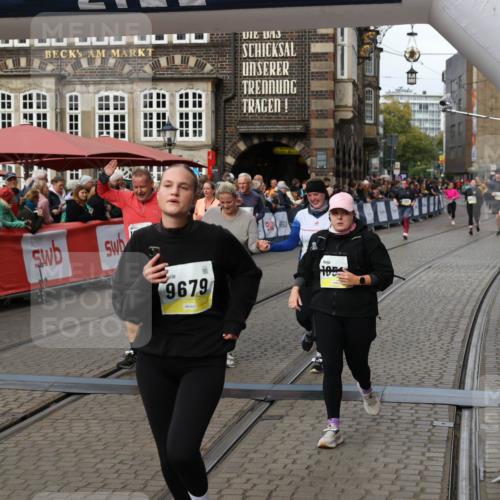 05.10.2025 - 20. swb-Marathon Bremen Yannick Fuchs http://msf.ph/oto/9257383 05.10.2025 11:16:21 Ziel 7109, 7110, 9640, 9679, 10220, 10339, 10340, 10564, 10635, 11247, 11331, 11378 meine-sportfotos.de