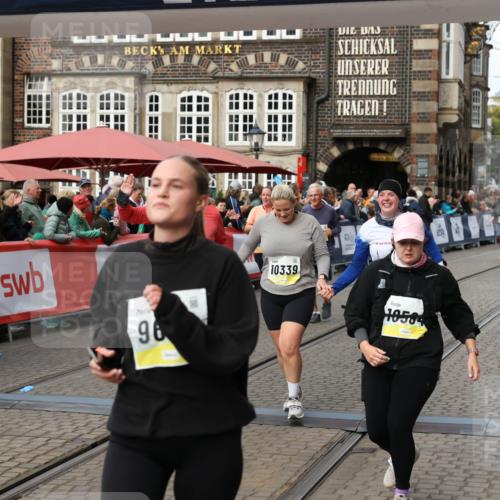05.10.2025 - 20. swb-Marathon Bremen Yannick Fuchs http://msf.ph/oto/9257396 05.10.2025 11:16:21 Ziel 7109, 7110, 9640, 9679, 10220, 10339, 10340, 10564, 10635, 11247, 11331, 11378 meine-sportfotos.de