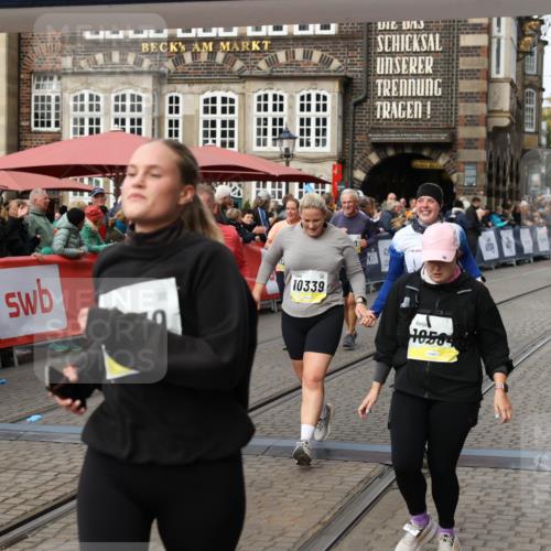 05.10.2025 - 20. swb-Marathon Bremen Yannick Fuchs http://msf.ph/oto/9257414 05.10.2025 11:16:21 Ziel 7109, 7110, 9640, 9679, 10220, 10339, 10340, 10564, 10635, 11247, 11331, 11378 meine-sportfotos.de