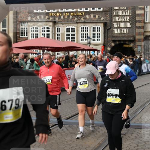05.10.2025 - 20. swb-Marathon Bremen Yannick Fuchs http://msf.ph/oto/9257431 05.10.2025 11:16:22 Ziel 7110, 9640, 9679, 10339, 10340, 10564, 10635, 11247, 11378 meine-sportfotos.de