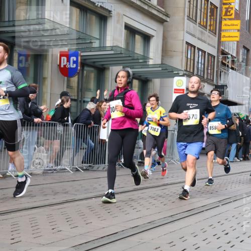 05.10.2025 - 20. swb-Marathon Bremen Strokosch-Dieckow http://msf.ph/oto/9257439 05.10.2025 10:58:23 Ziel 7163, 8585, 9346, 9349, 9359, 9370, 9430, 9472, 9518, 9529, 9540, 9542, 9622, 9714, 9766, 9913, 10049, 10055, 10080, 10261, 10263, 10285, 10408, 10513, 10527, 10560, 10561, 10591, 10679, 10871, 10936, 10988, 11078, 11290, 11483, 11612, 11651, 7163, 8585, 9346, 9349, 9359, 9370, 9430, 9472, 9518, 9529, 9540, 9542, 9622, 9714, 9766, 9913, 10049, 10055, 10080, 10261, 10263, 10285, 10408, 10513, 10527, 10560, 10561, 10591, 10679, 11290, 11483, 11612, 11651 meine-sportfotos.de