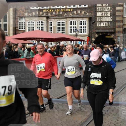 05.10.2025 - 20. swb-Marathon Bremen Yannick Fuchs http://msf.ph/oto/9257440 05.10.2025 11:16:22 Ziel 7110, 9640, 9679, 10339, 10340, 10564, 10635, 11247, 11378 meine-sportfotos.de