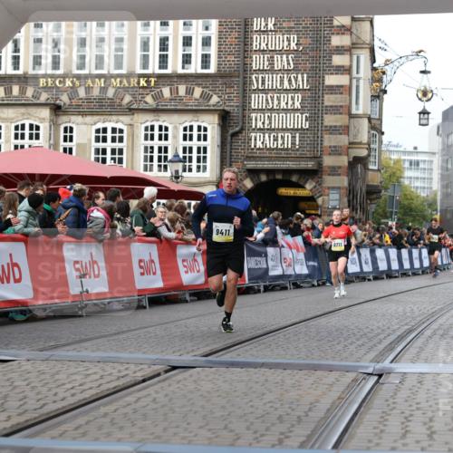 05.10.2025 - 20. swb-Marathon Bremen Yannick Fuchs http://msf.ph/oto/9257460 05.10.2025 10:47:19 Ziel 9411, 9546, 9711 meine-sportfotos.de