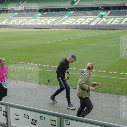 05.10.2025 - 20. swb-Marathon Bremen Michael Burmester http://msf.ph/oto/9257481 05.10.2025 10:45:09 Laufen im Stadion 7007, 7109, 7110, 8476, 9012, 9242, 9264, 9303, 9342, 9441, 9567, 9631, 9756, 9767, 9768, 9899, 9948, 9970, 10000, 10114, 10115, 10190, 10273, 10282, 10292, 10339, 10340, 10379, 10622, 10647, 10671, 10728, 10752, 10808, 10842, 10846, 10957, 11060, 11085, 11117, 11118, 11139, 11264, 11293, 11367, 11375, 11378, 11385, 11407, 11448, 11541, 11544, 11557, 7007, 8844, 9303, 9479, 9572, 9667, 10355, 10364, 10665, 10984, 11072, 11252, 11318, 11448, 11560 meine-sportfotos.de