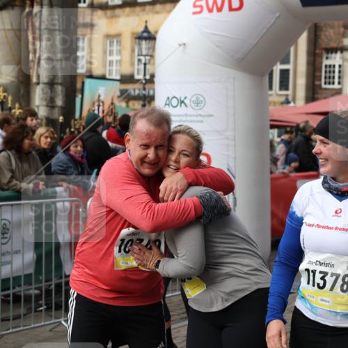 05.10.2025 - 20. swb-Marathon Bremen Yannick Fuchs http://msf.ph/oto/9257504 05.10.2025 11:16:25 Ziel 7110, 9679, 10339, 10340, 10564, 11247, 11378 meine-sportfotos.de