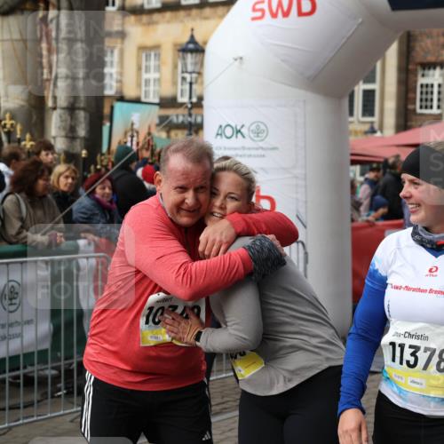 05.10.2025 - 20. swb-Marathon Bremen Yannick Fuchs http://msf.ph/oto/9257512 05.10.2025 11:16:25 Ziel 7110, 9679, 10339, 10340, 10564, 11247, 11378 meine-sportfotos.de