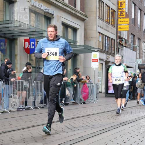05.10.2025 - 20. swb-Marathon Bremen Strokosch-Dieckow http://msf.ph/oto/9257519 05.10.2025 10:58:25 Ziel 7163, 8585, 9346, 9349, 9359, 9370, 9430, 9472, 9518, 9529, 9540, 9542, 9601, 9622, 9714, 9766, 9913, 10049, 10080, 10261, 10263, 10285, 10513, 10527, 10560, 10561, 10591, 10679, 10871, 10936, 10988, 11078, 11290, 11483, 11612, 11651, 7163, 8585, 9346, 9349, 9359, 9370, 9430, 9472, 9518, 9529, 9540, 9542, 9601, 9622, 9714, 9766, 9913, 10049, 10080, 10261, 10263, 10285, 10513, 10527, 10560, 10561, 10591, 10679, 11290, 11483, 11612, 11651 meine-sportfotos.de