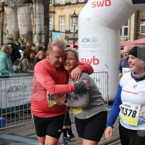 05.10.2025 - 20. swb-Marathon Bremen Yannick Fuchs http://msf.ph/oto/9257533 05.10.2025 11:16:25 Ziel 7110, 9679, 10339, 10340, 10564, 11247, 11378 meine-sportfotos.de