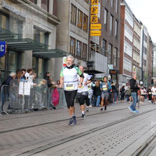 05.10.2025 - 20. swb-Marathon Bremen Strokosch-Dieckow http://msf.ph/oto/9257534 05.10.2025 10:58:26 Ziel 7163, 8585, 9346, 9349, 9359, 9370, 9430, 9472, 9518, 9529, 9540, 9542, 9601, 9622, 9714, 9766, 9913, 10049, 10080, 10263, 10285, 10513, 10527, 10560, 10561, 10591, 10679, 10871, 10936, 11078, 11290, 11483, 11612, 11651, 7163, 8585, 9346, 9349, 9359, 9370, 9430, 9472, 9518, 9529, 9540, 9542, 9601, 9622, 9714, 9766, 9913, 10049, 10080, 10263, 10285, 10513, 10527, 10560, 10561, 10591, 10679, 11290, 11483, 11612, 11651 meine-sportfotos.de