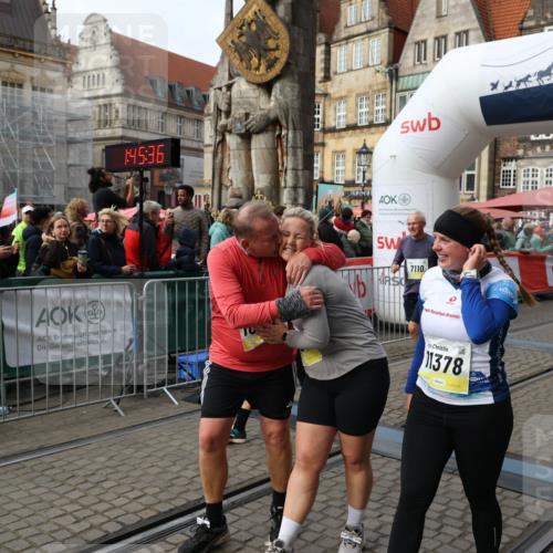05.10.2025 - 20. swb-Marathon Bremen Yannick Fuchs http://msf.ph/oto/9257571 05.10.2025 11:16:26 Ziel 7110, 10339, 10340, 10564, 11029, 11247, 11378 meine-sportfotos.de