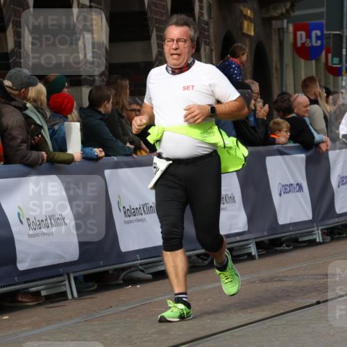 05.10.2025 - 20. swb-Marathon Bremen Strokosch-Dieckow http://msf.ph/oto/9257583 05.10.2025 11:03:58 Ziel 7123, 9379, 9398, 10205, 10265, 10271, 10551, 11183, 11609 meine-sportfotos.de