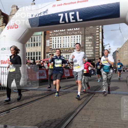 05.10.2025 - 20. swb-Marathon Bremen Yannick Fuchs http://msf.ph/oto/9257586 05.10.2025 10:55:53 Ziel 9195, 9197, 9521, 9621, 9882, 10088, 10253, 10287, 10323, 10385, 10475, 10653, 10800, 10909, 11081, 11249, 11586, 11624 meine-sportfotos.de