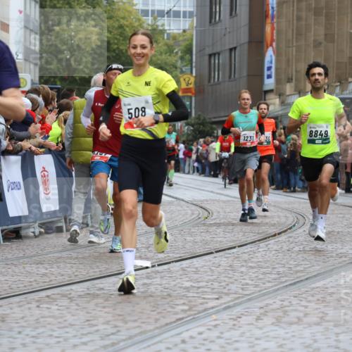 05.10.2025 - 20. swb-Marathon Bremen Strokosch-Dieckow http://msf.ph/oto/9257597 05.10.2025 12:54:59 Ziel 298, 508, 1231, 2151, 4030, 4807, 7551, 8849 meine-sportfotos.de