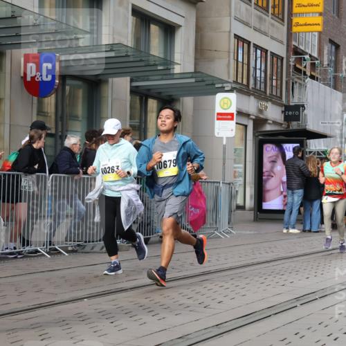 05.10.2025 - 20. swb-Marathon Bremen Strokosch-Dieckow http://msf.ph/oto/9257603 05.10.2025 10:58:29 Ziel 7163, 8585, 9346, 9349, 9359, 9370, 9430, 9472, 9518, 9529, 9540, 9542, 9601, 9622, 9714, 9847, 9977, 10049, 10080, 10263, 10527, 10560, 10561, 10588, 10591, 10679, 10871, 10936, 11078, 11290, 11483, 11612, 11651, 7163, 8585, 9346, 9349, 9359, 9370, 9430, 9472, 9518, 9529, 9540, 9542, 9601, 9622, 9714, 9847, 9977, 10049, 10080, 10263, 10527, 10560, 10561, 10588, 10591, 10679, 11290, 11483, 11612, 11651 meine-sportfotos.de