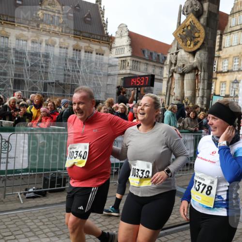 05.10.2025 - 20. swb-Marathon Bremen Yannick Fuchs http://msf.ph/oto/9257610 05.10.2025 11:16:27 Ziel 7110, 10083, 10339, 10340, 11029, 11247, 11378 meine-sportfotos.de