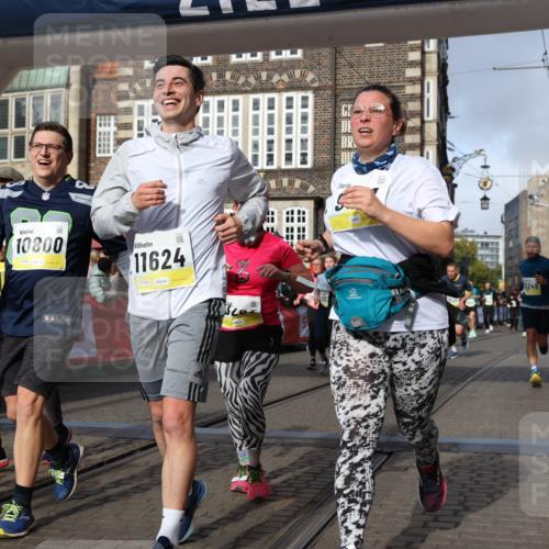 05.10.2025 - 20. swb-Marathon Bremen Yannick Fuchs http://msf.ph/oto/9257623 05.10.2025 10:55:53 Ziel 9195, 9197, 9521, 9621, 9882, 10088, 10253, 10287, 10323, 10385, 10475, 10653, 10800, 10909, 11081, 11249, 11586, 11624 meine-sportfotos.de