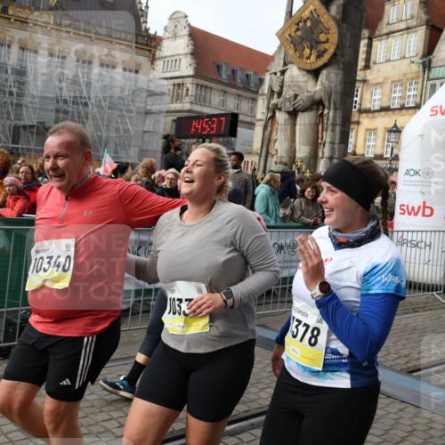05.10.2025 - 20. swb-Marathon Bremen Yannick Fuchs http://msf.ph/oto/9257633 05.10.2025 11:16:27 Ziel 7110, 10083, 10339, 10340, 11029, 11247, 11378 meine-sportfotos.de