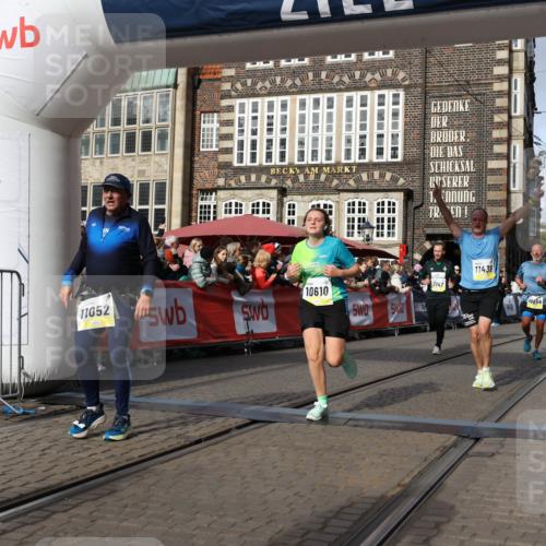 05.10.2025 - 20. swb-Marathon Bremen Yannick Fuchs http://msf.ph/oto/9257659 05.10.2025 10:56:00 Ziel 7147, 9521, 9871, 10253, 10385, 10610, 10653, 10654, 11052, 11249, 11439 meine-sportfotos.de